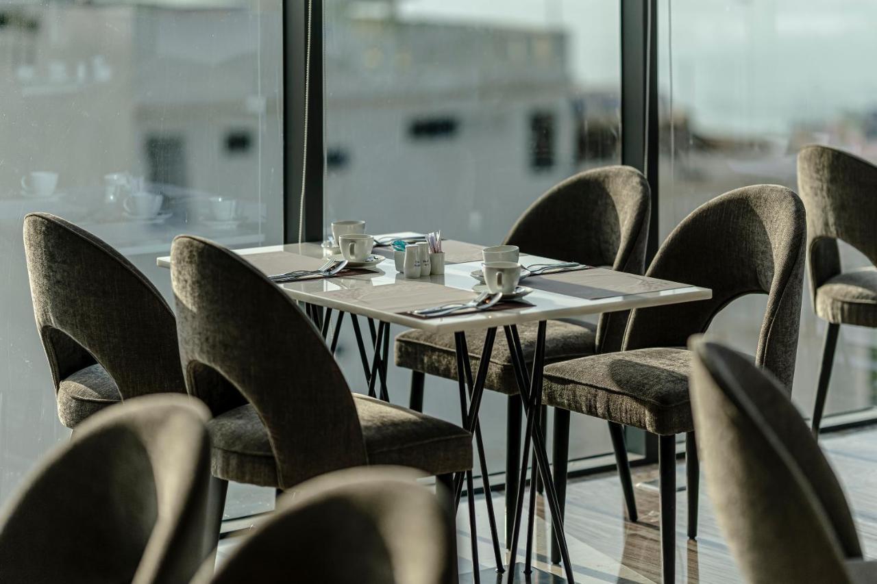 Draco Hotel & Suites Дананг Екстериор снимка