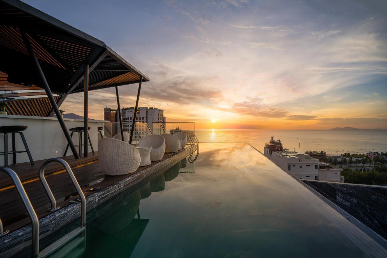 Draco Hotel & Suites Дананг Екстериор снимка